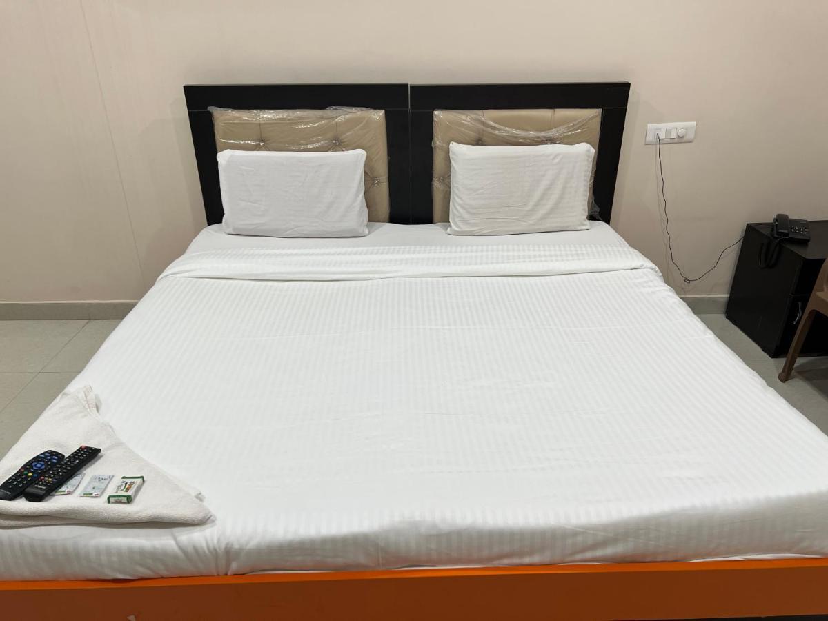Hotel 5 Star Grand Shamshabad Exterior foto